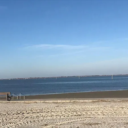 Strandnahes-ferienhaus-nessmersiel Holiday home