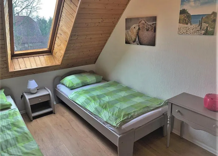 Strandnahes-ferienhaus-nessmersiel Hébergement de vacances *